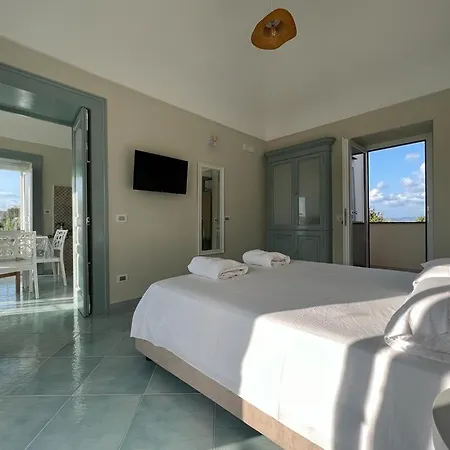 Konukevi Palazzo Palumbo 4*