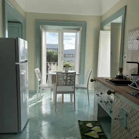 Konukevi Palazzo Palumbo 4*